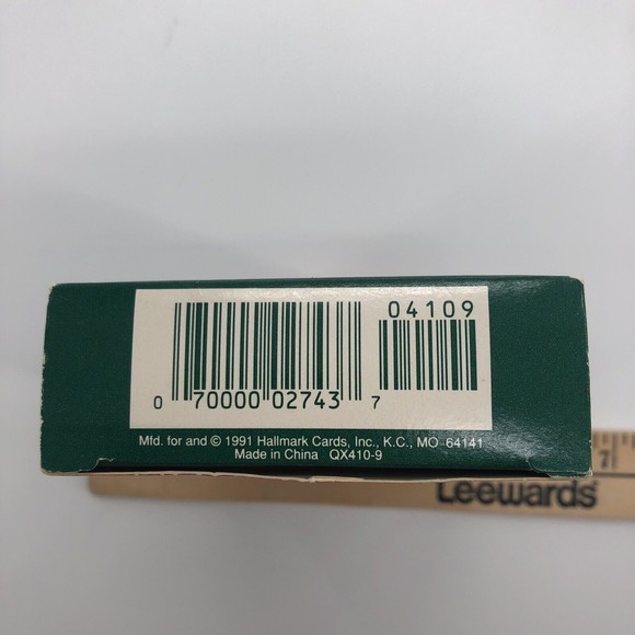 Hallmark Keepsake Christmas Ornament Hooked on Santa Fishing Artists Favorites - Picture 11 of 12